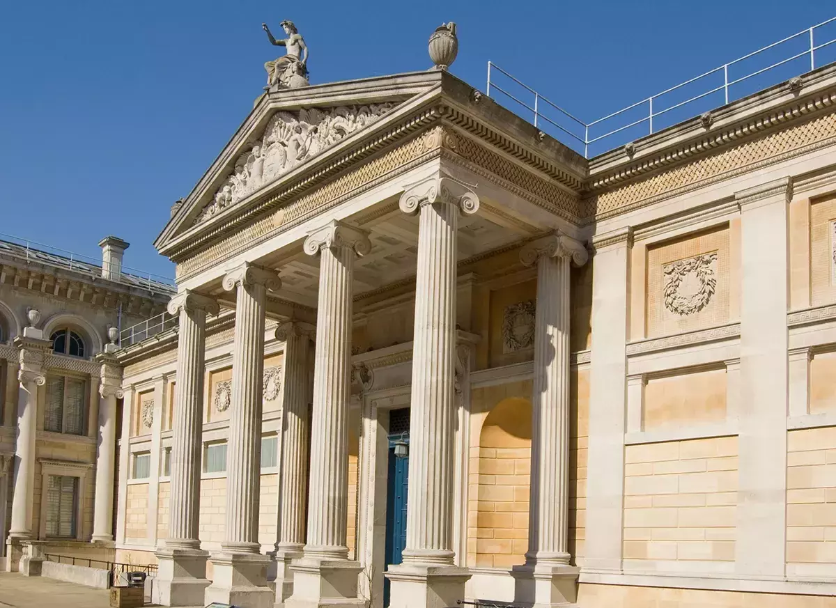 Ashmolean Museum Oxford entrance